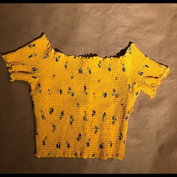 Hollister top please read description - Picture 2 of 2